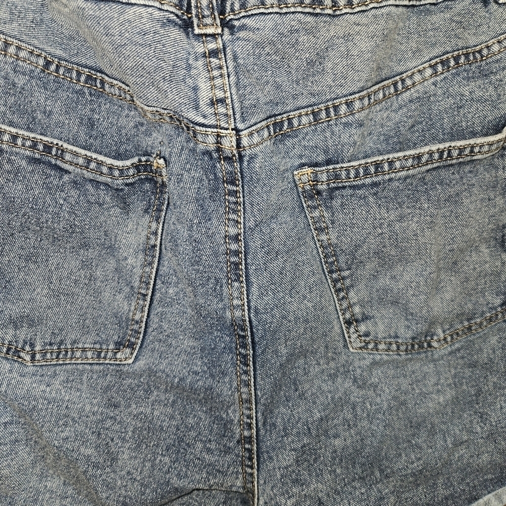 Refuge Denim Mom Blue Junior High Waist Jean Shorts Size 11 - Picture 10 of 10